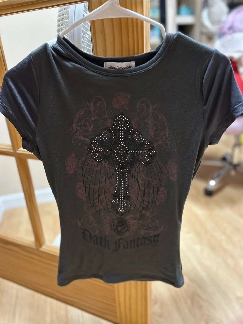 Women’s fitted tshirt